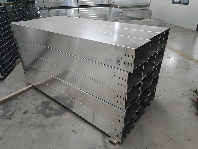 定西不锈钢托盘式电缆桥架